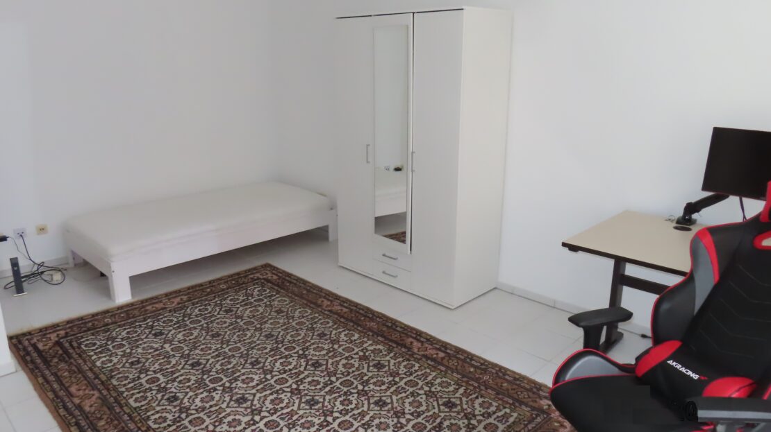 Ruhiges Appartment- und um die Ecke spielt das pralle Leben ! - Foto 1