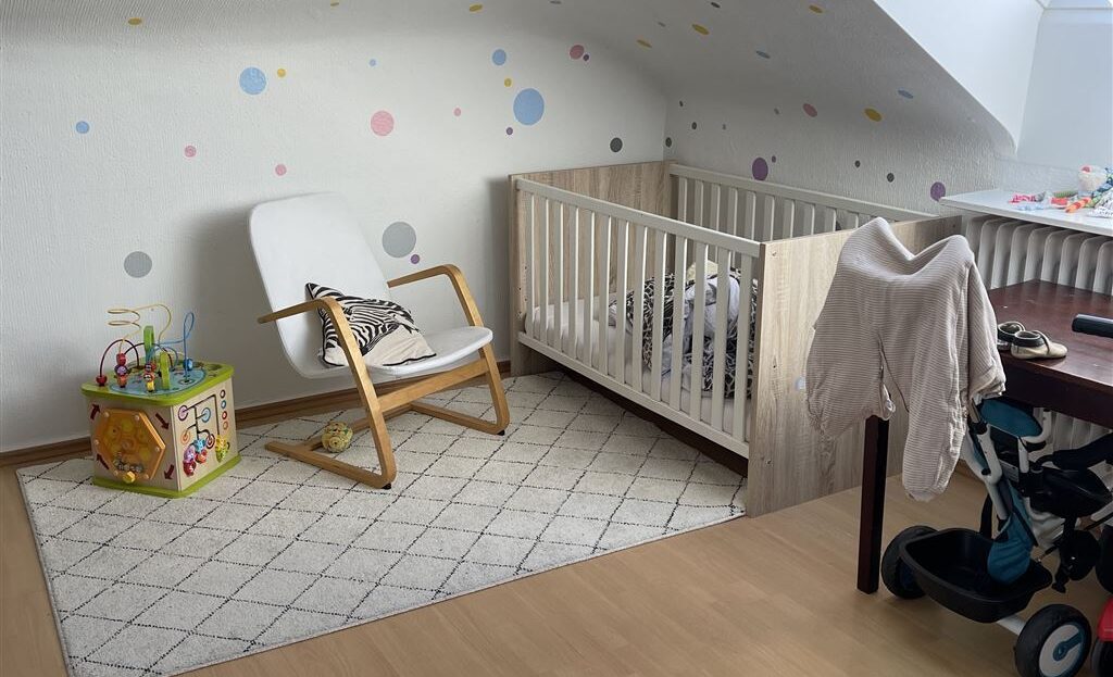 Gemütliche Dachgeschoßwohnung mitten in Oberrad ! - Foto 3