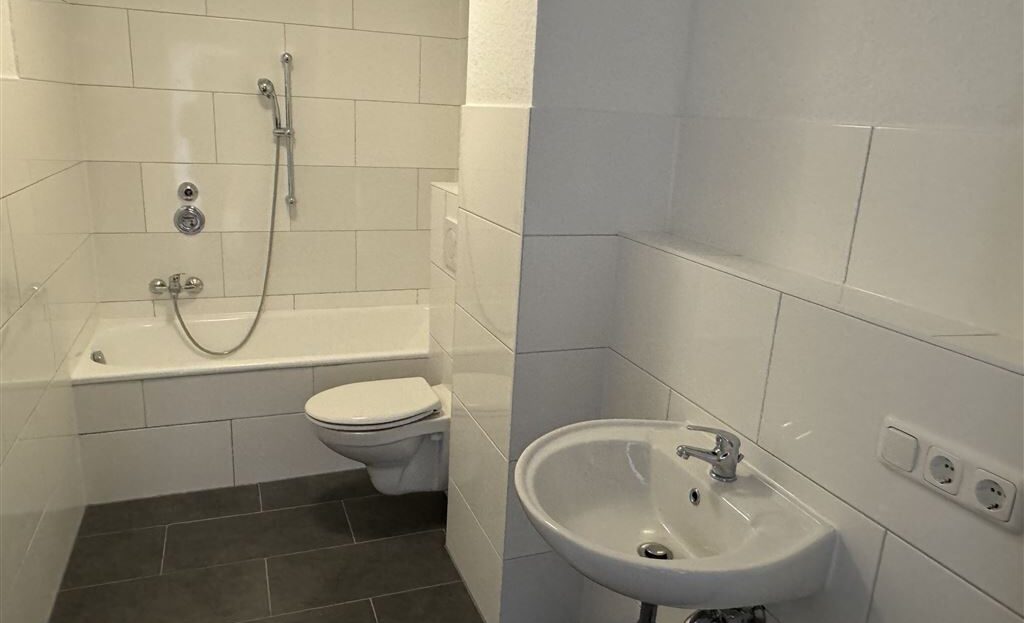 Helle Dachgeschosswohnung mit Dachterrasse und Aufzug im Stilaltbau in Laufnähe zur Innenstadt - Foto 5