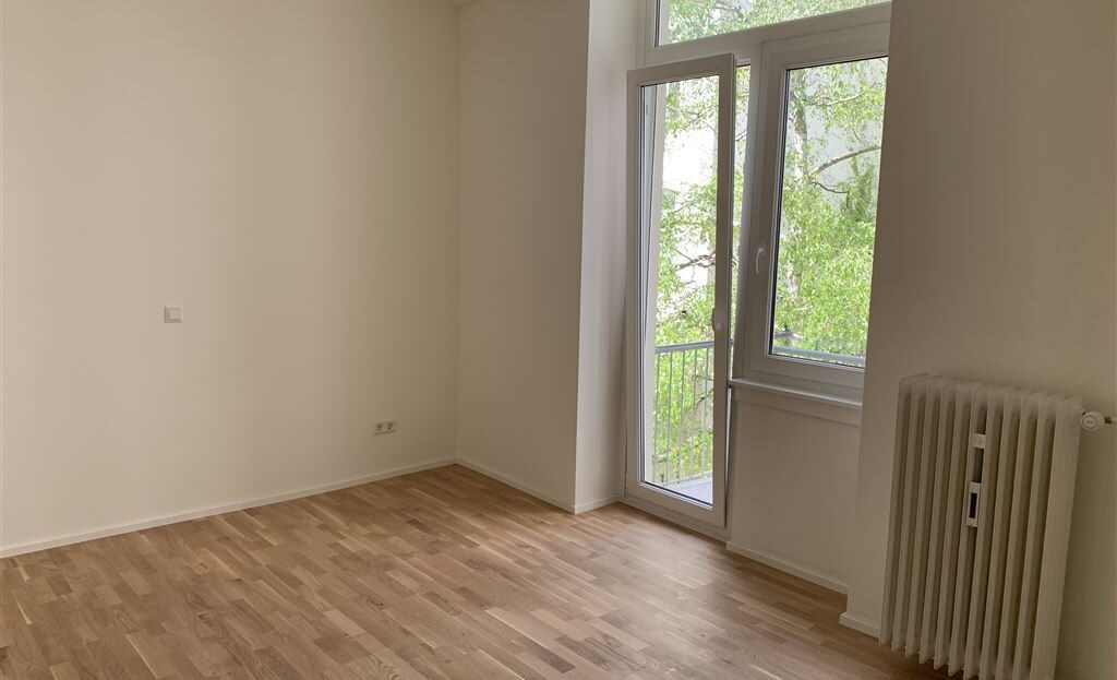 Moderne Wohnung mit Balkon und Aufzug im Stilaltbau in Laufnähe zur Innenstadt - Foto 1