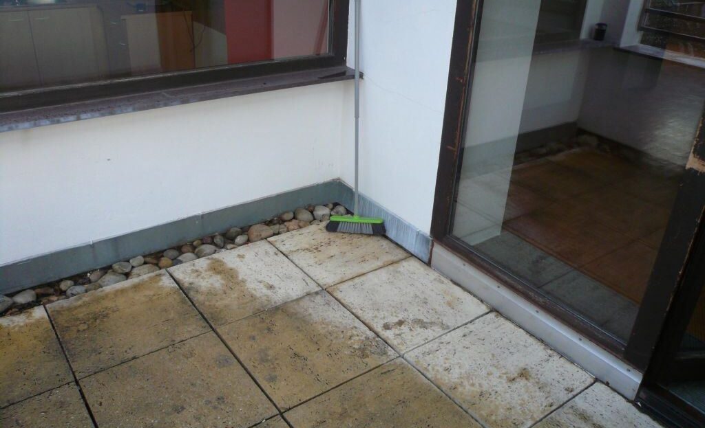 Innenstadtnahe Dachgeschosswohnung mit Dachterrasse und Aufzug im Stilaltbau - Photo 5