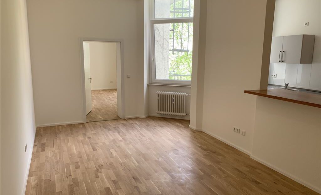 Moderne Wohnung mit Balkon und Aufzug im Stilaltbau in Laufnähe zur Innenstadt - Foto 2
