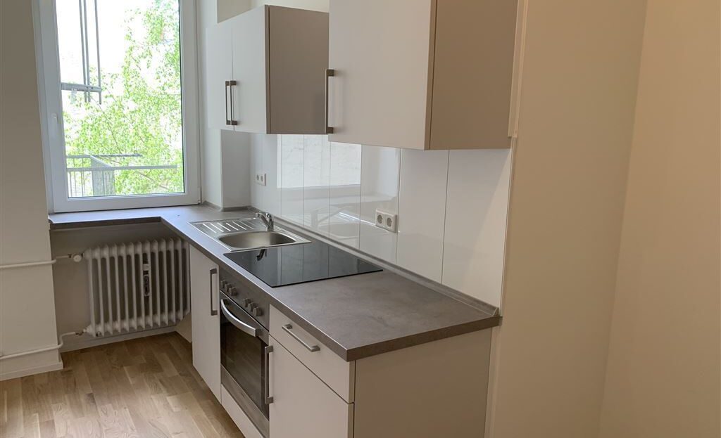Moderne Wohnung mit Balkon und Aufzug im Stilaltbau in Laufnähe zur Innenstadt - Foto 4